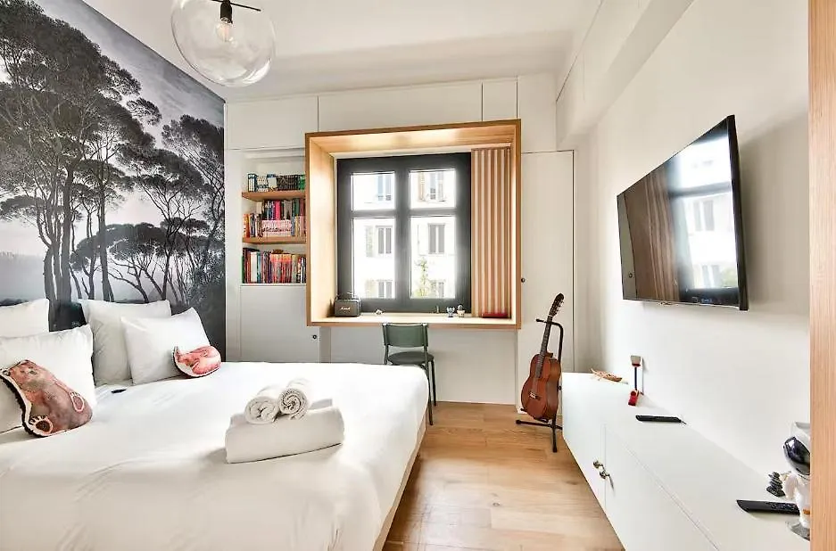 Apartment On The Seafront, Parking! Nice